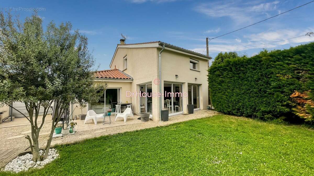 Maison à SAINTE-EUPHEMIE