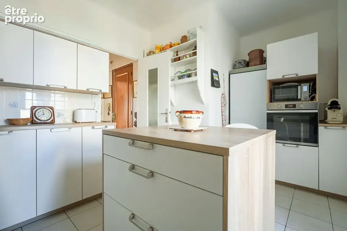 Appartement T3 lumineux avec terrasse, ascenseur à deux pas de la Rotonde - photo 2