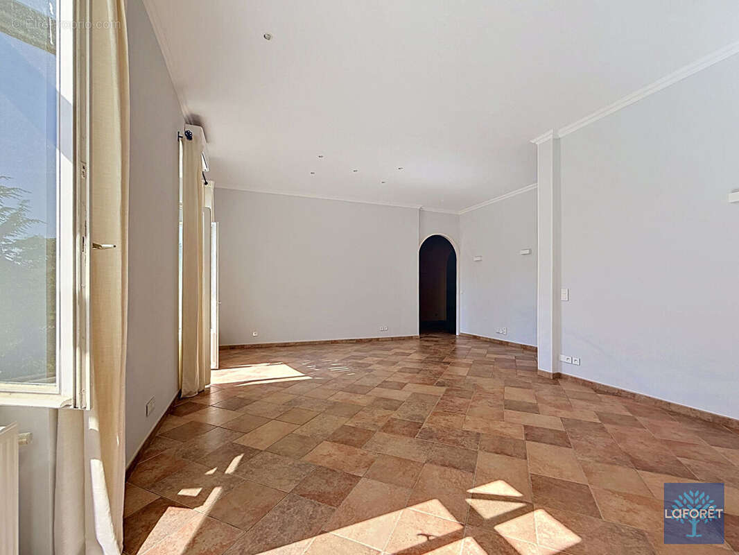 Appartement à SAINTE-FOY-LES-LYON