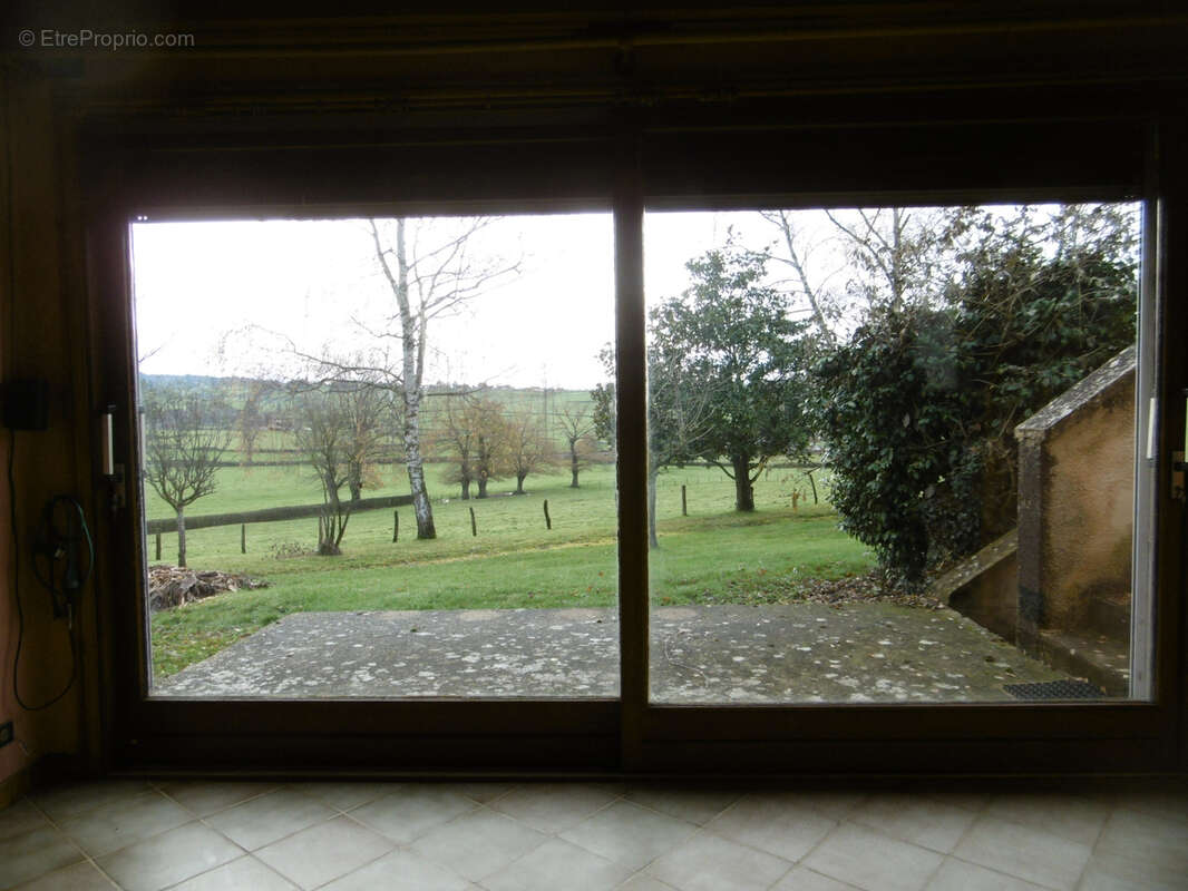 Maison à SAINT-JULIEN-DE-CIVRY