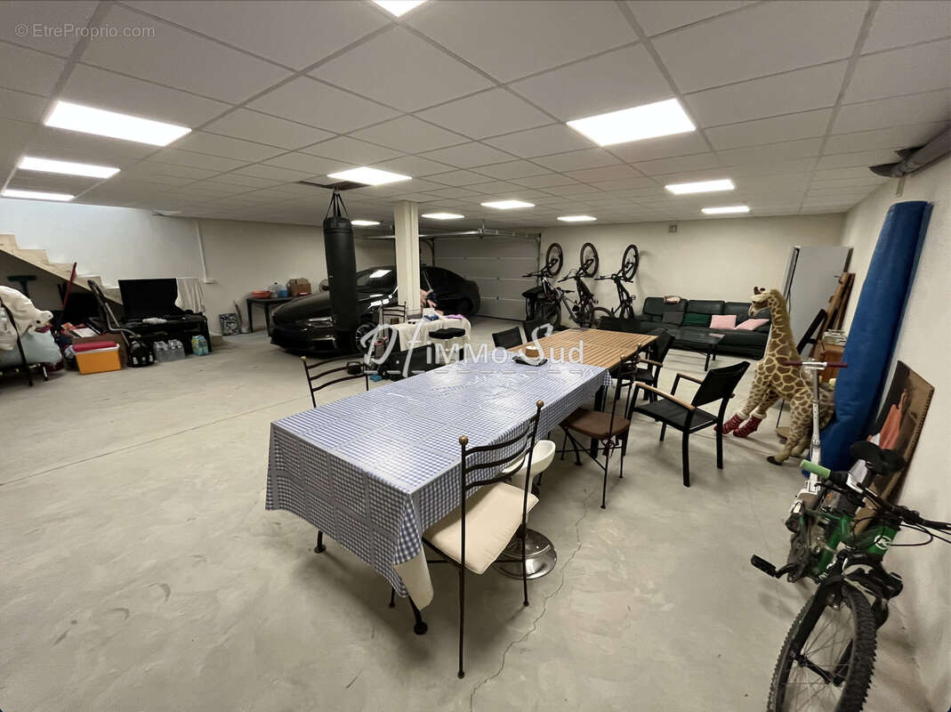 Maison à NISSAN-LEZ-ENSERUNE