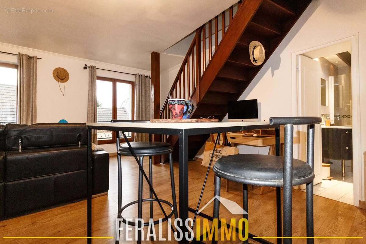 Appartement à VAUX-SUR-SEINE