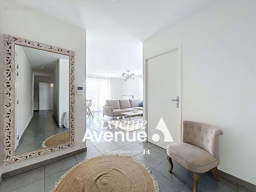 Appartement à DECINES-CHARPIEU