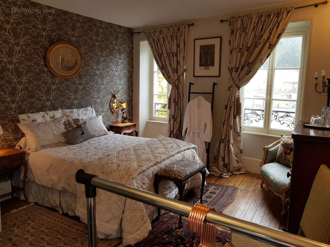 Maison à LAROCHEMILLAY