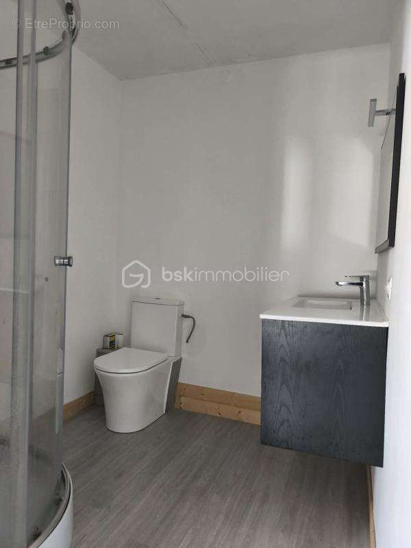 Maison à LASSAY-LES-CHATEAUX