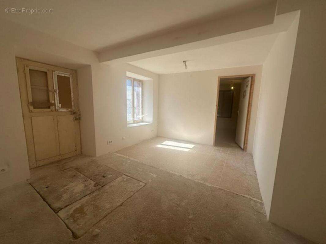 Maison à BAZOCHES-LES-HAUTES