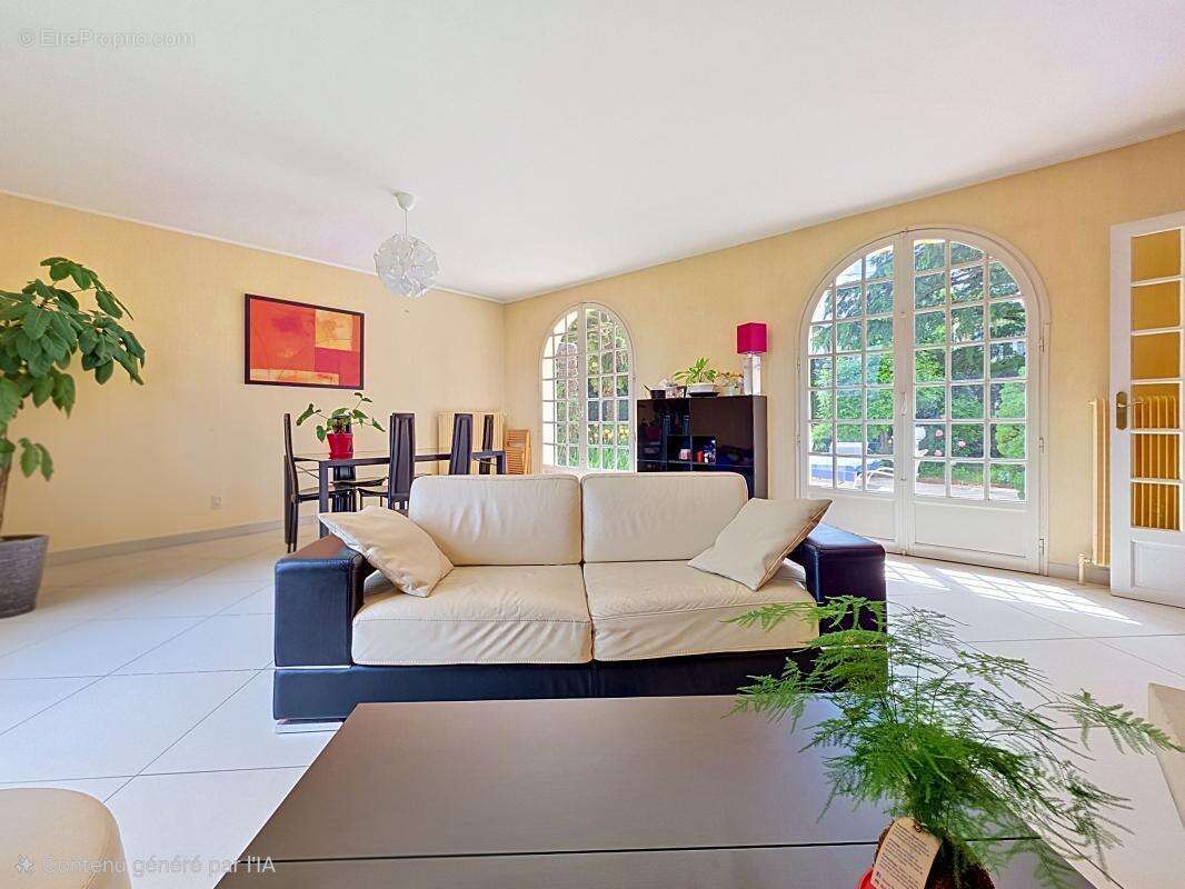 Maison - 5 Chambres - Grand garage - Terrasse - Jardin - Au calme absolu - photo 14