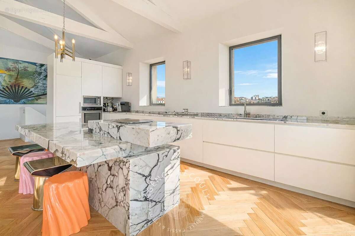 Appartement à MARSEILLE-7E