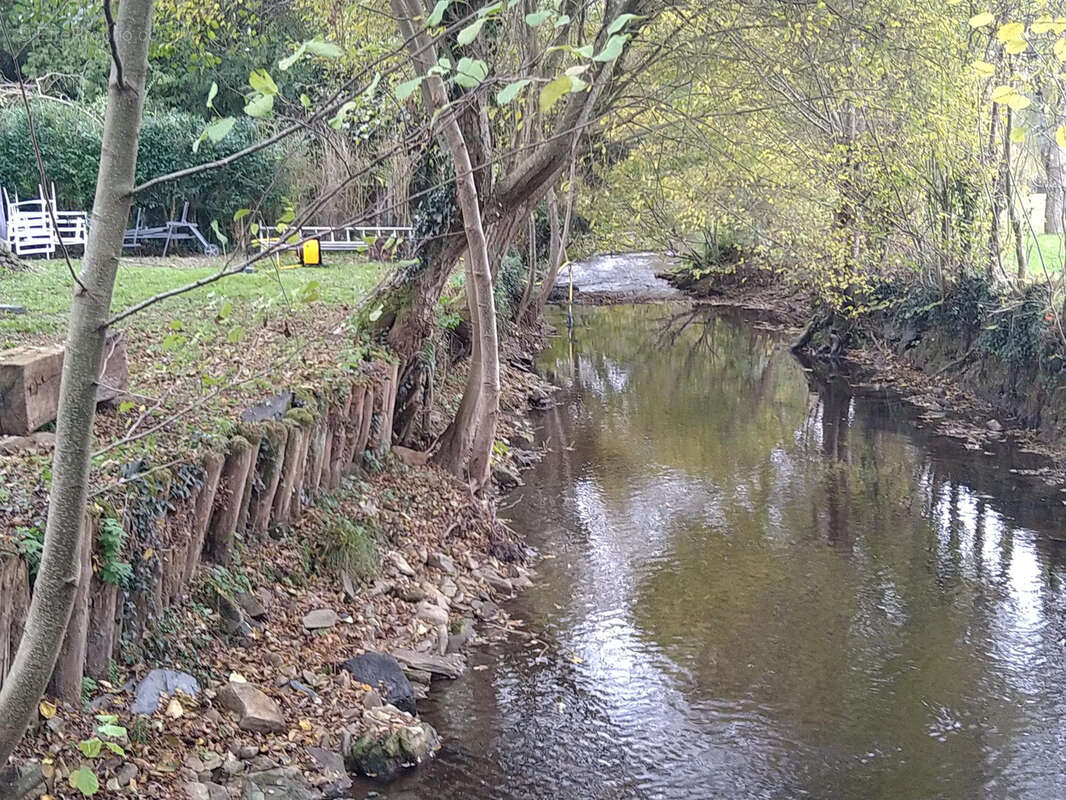 Maison à SAINT-GEORGES-LE-GAULTIER