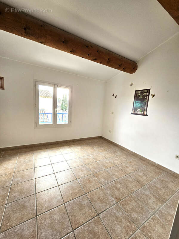 Maison à MOURIES
