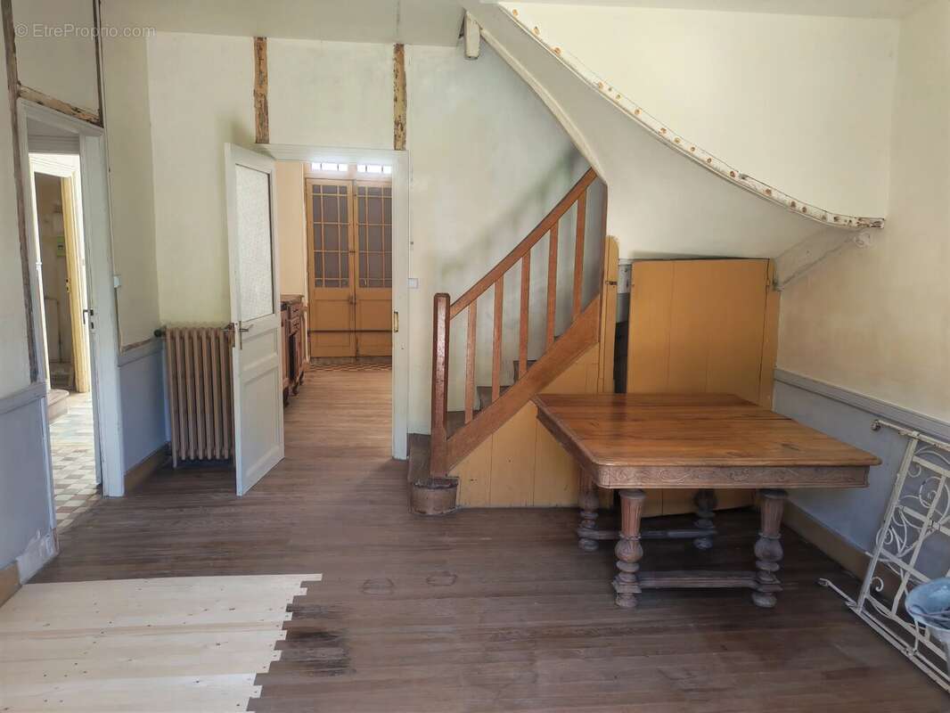 Maison de village spacieuse avec grand jardin et potentiel d’aménagement - photo 19
