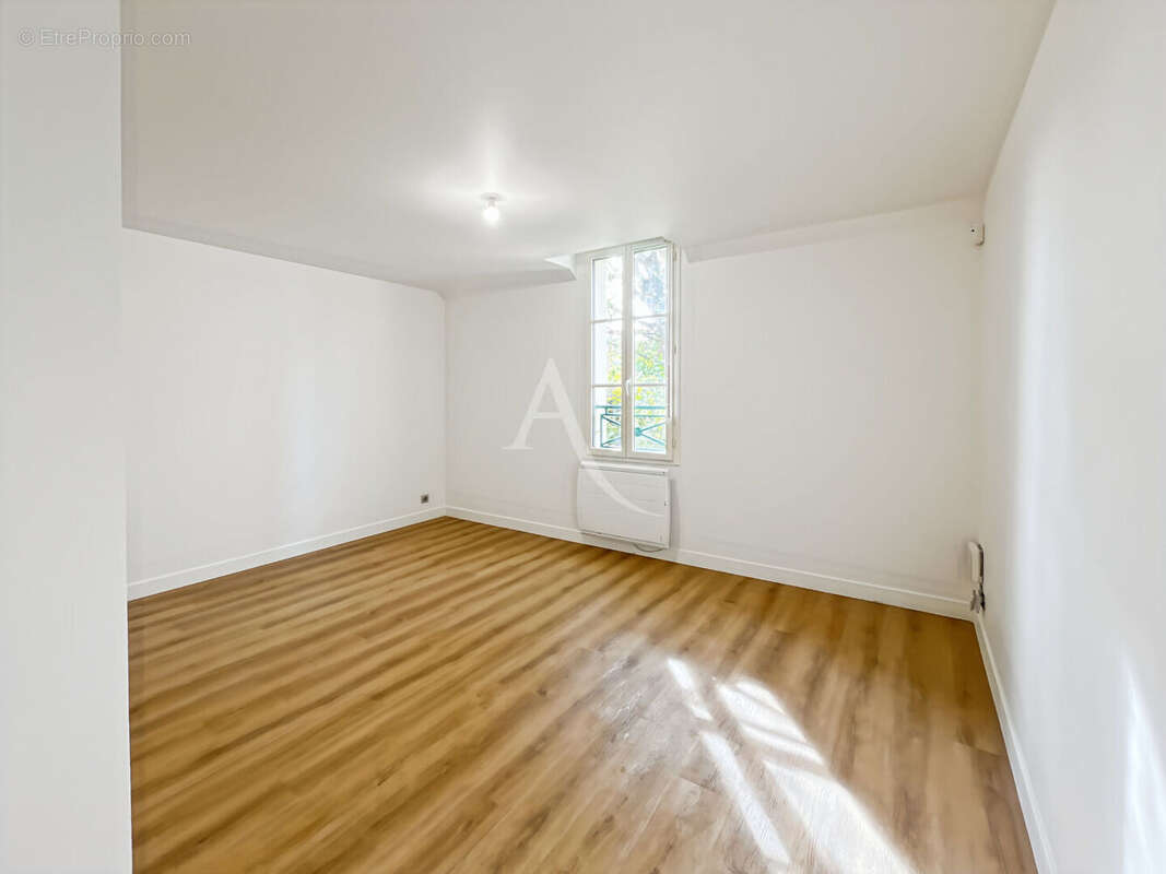 Maison à MOISSY-CRAMAYEL