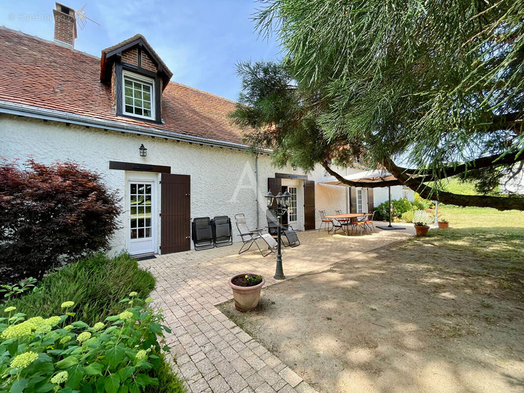 Maison à CONTRES