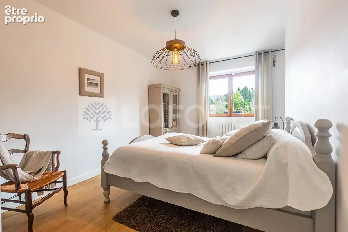 Agence immobiliere laforet - "galanthus" - maison de 136,27m² - terrain de 659m² - garages - piscine - jaccuzzi - dpe d - photo 13