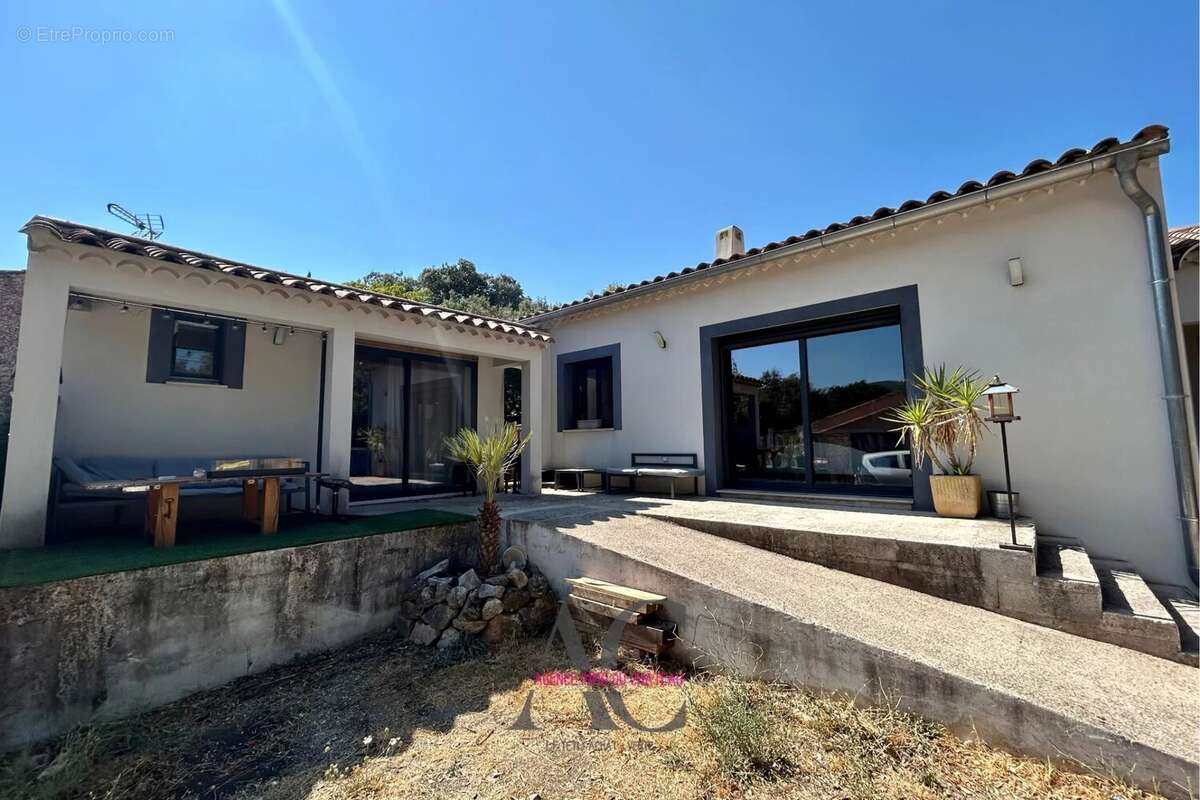 Maison 4 pièces + dépendance sainte anastasie sur issole - photo 2