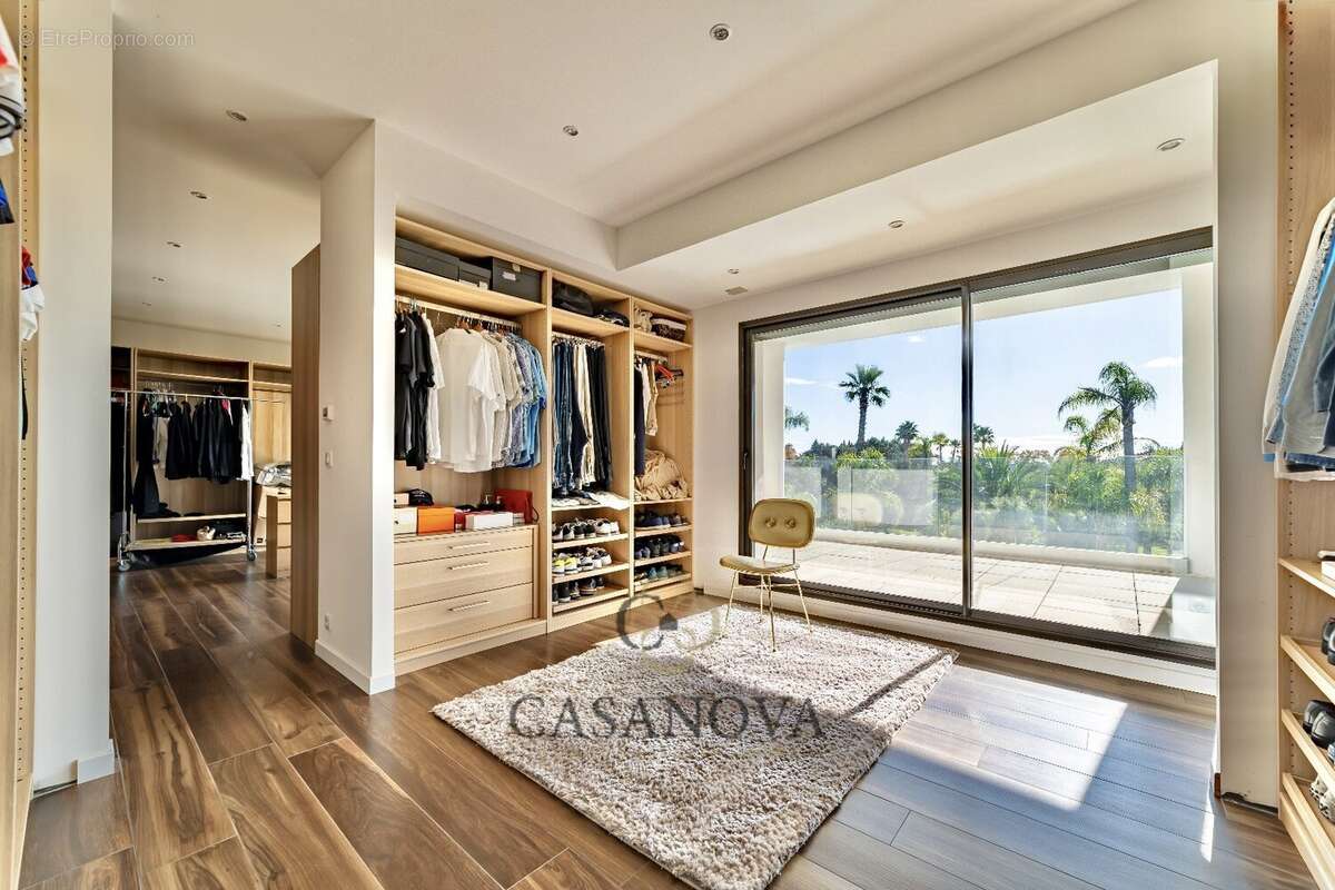 Maison à SAINT-BRES