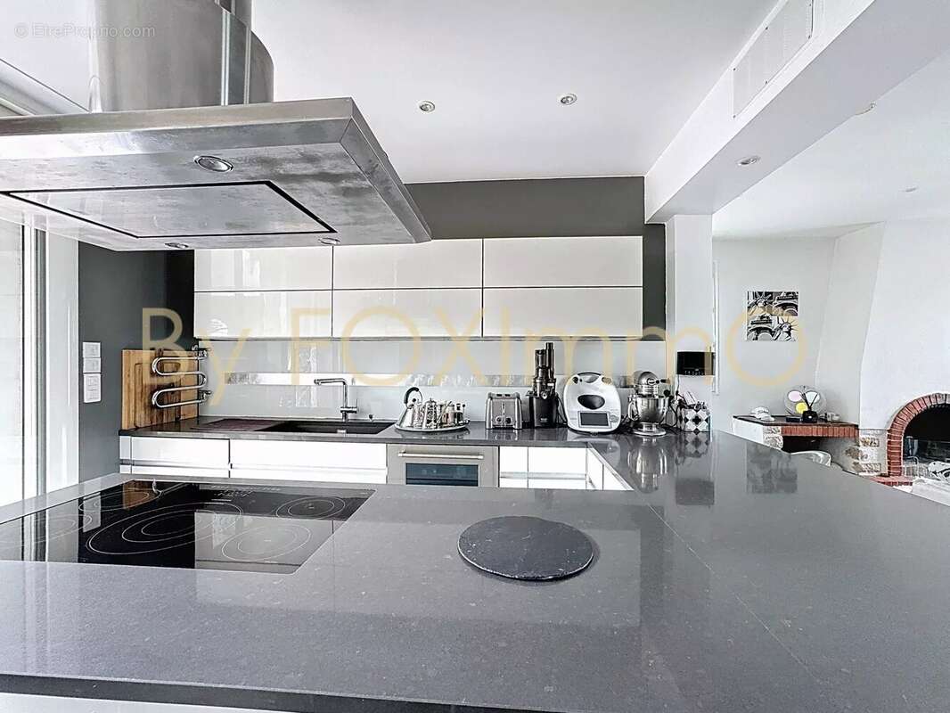 Appartement à SAINT-LAURENT-DU-VAR