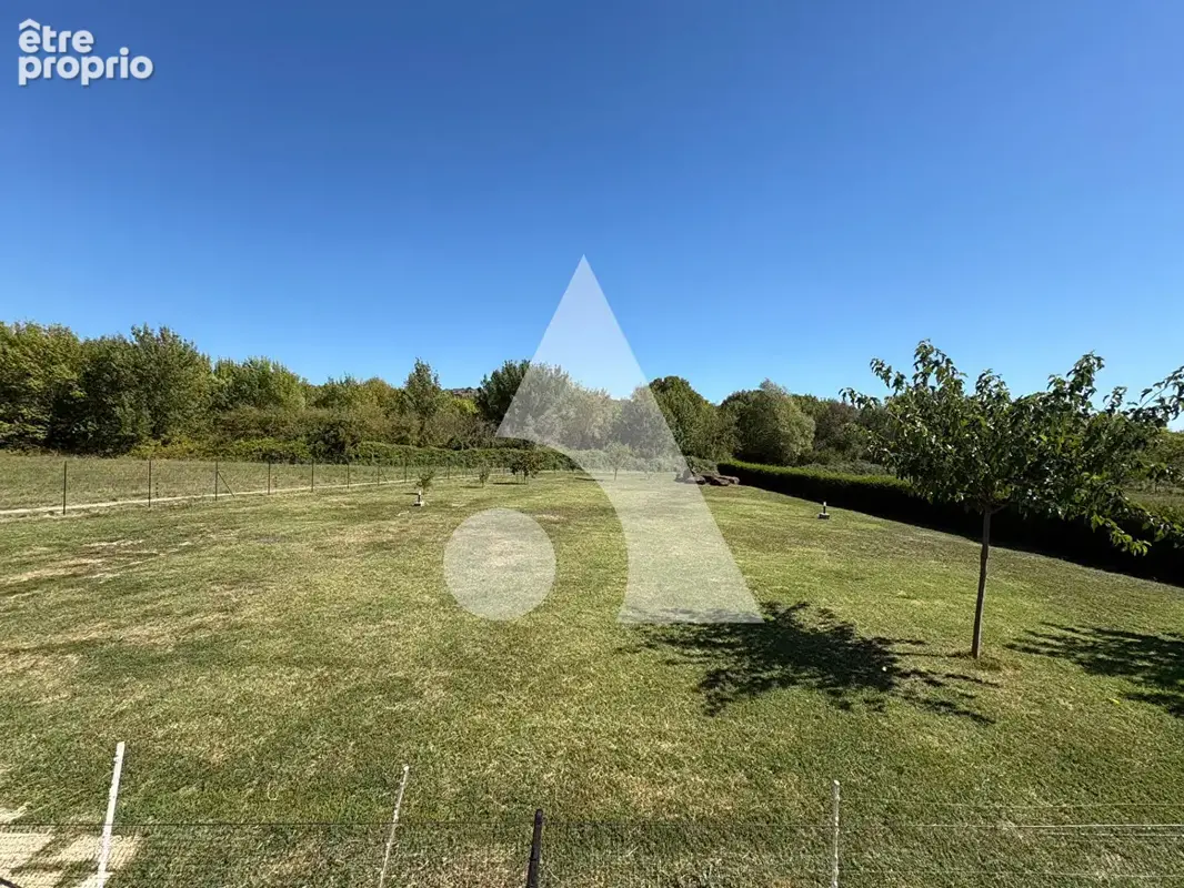 Villa d'exception de 2018 avec parc de 2 100 m²  dans un cadre préservé - photo 2