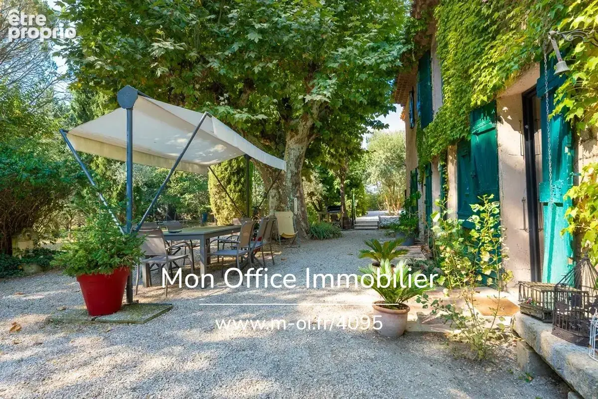 Référence : 7235-SJO - Magnifique Mas de 1739 aux portes d'Aix-en-Provence - piscine- terrain plat arboré de 6400m2- cachet - photo 23