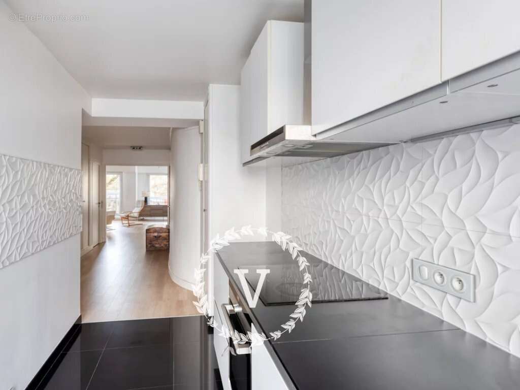 Appartement à PARIS-14E