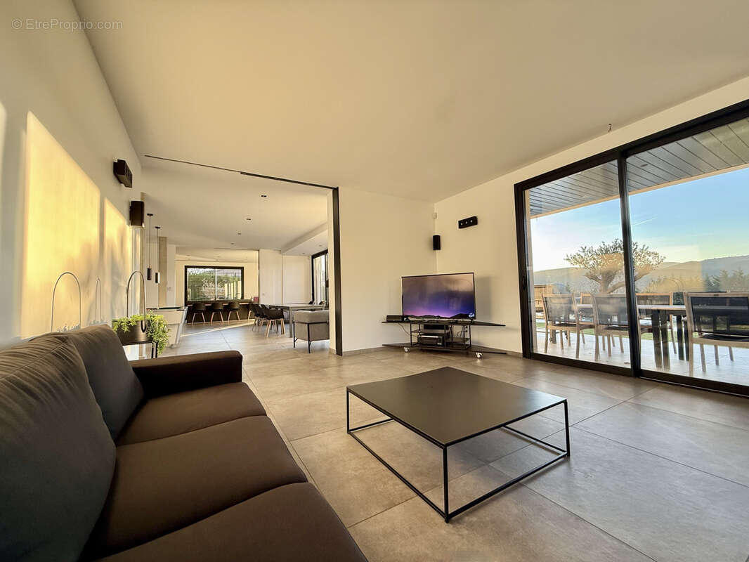 Villa contemporaine de 305 m2 à Saint-Péray - photo 13
