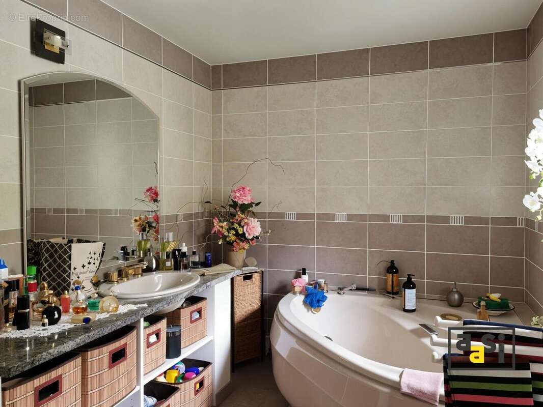 Maison 111 m² à Meyras  - photo 11