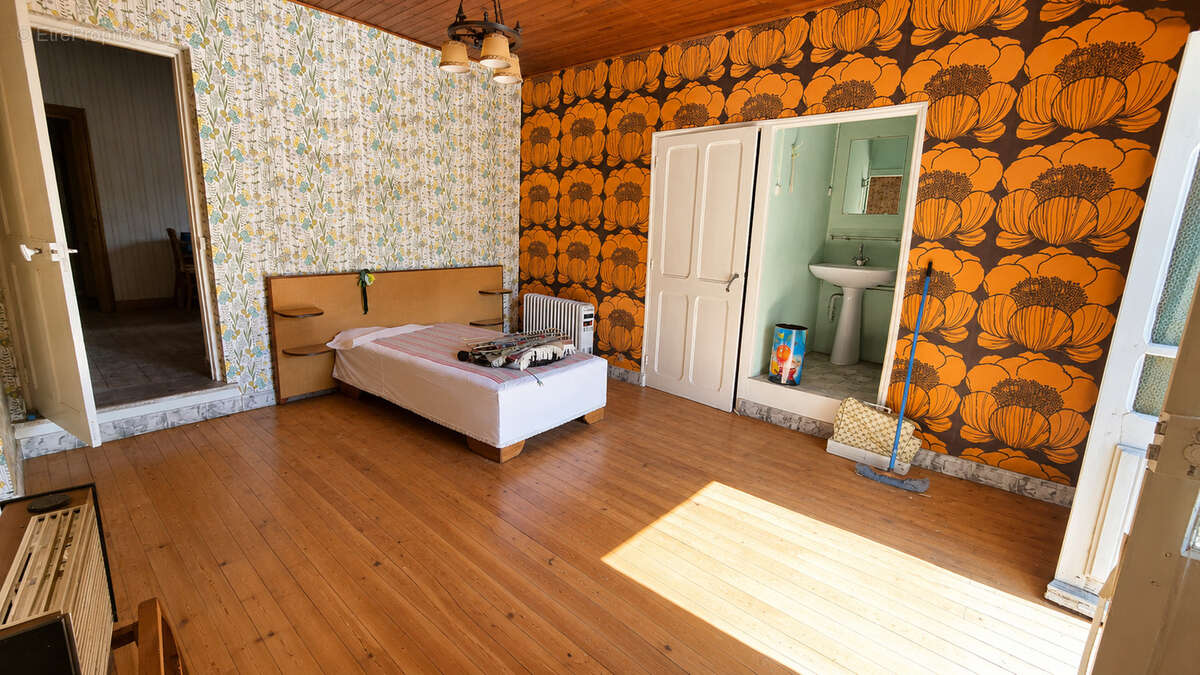 Maison de village + terrasse - photo 19