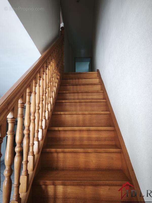 maison de type f6, 157 m2 sur un terrain de 533 m2 - photo 8