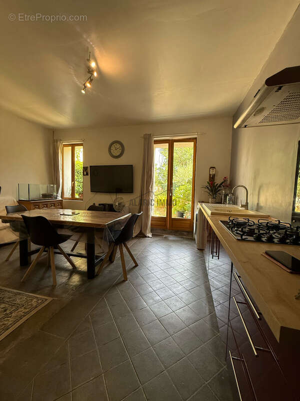 Maison de village en pierre 144 m2  avec jardin - photo 3