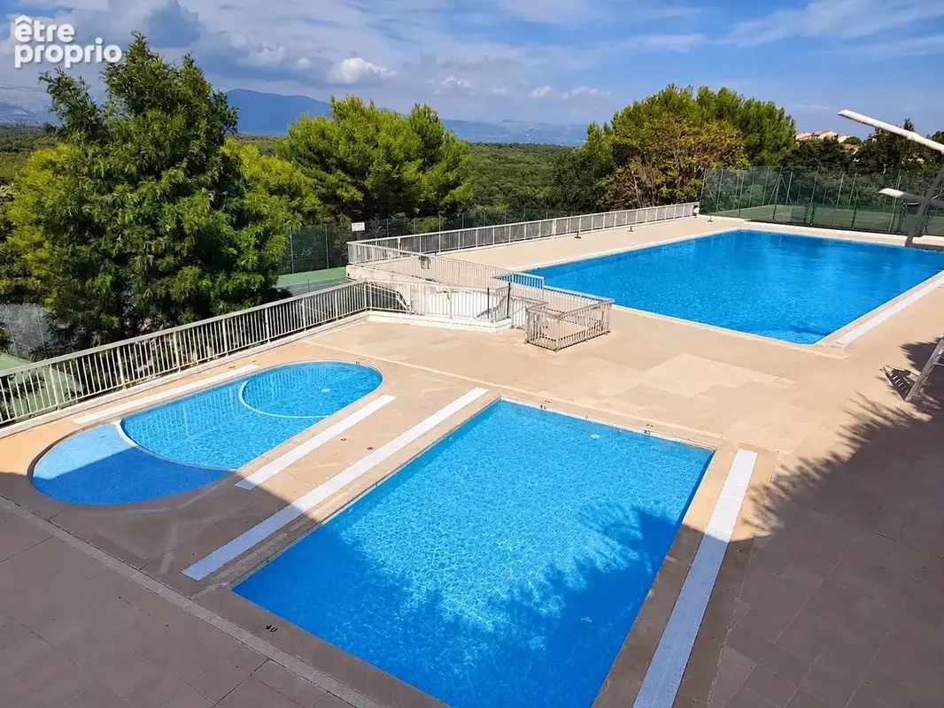 Superbe 3 pièces – terrasse 24 m² – vue dégagée – cave – piscine -garage en supplément - photo 15