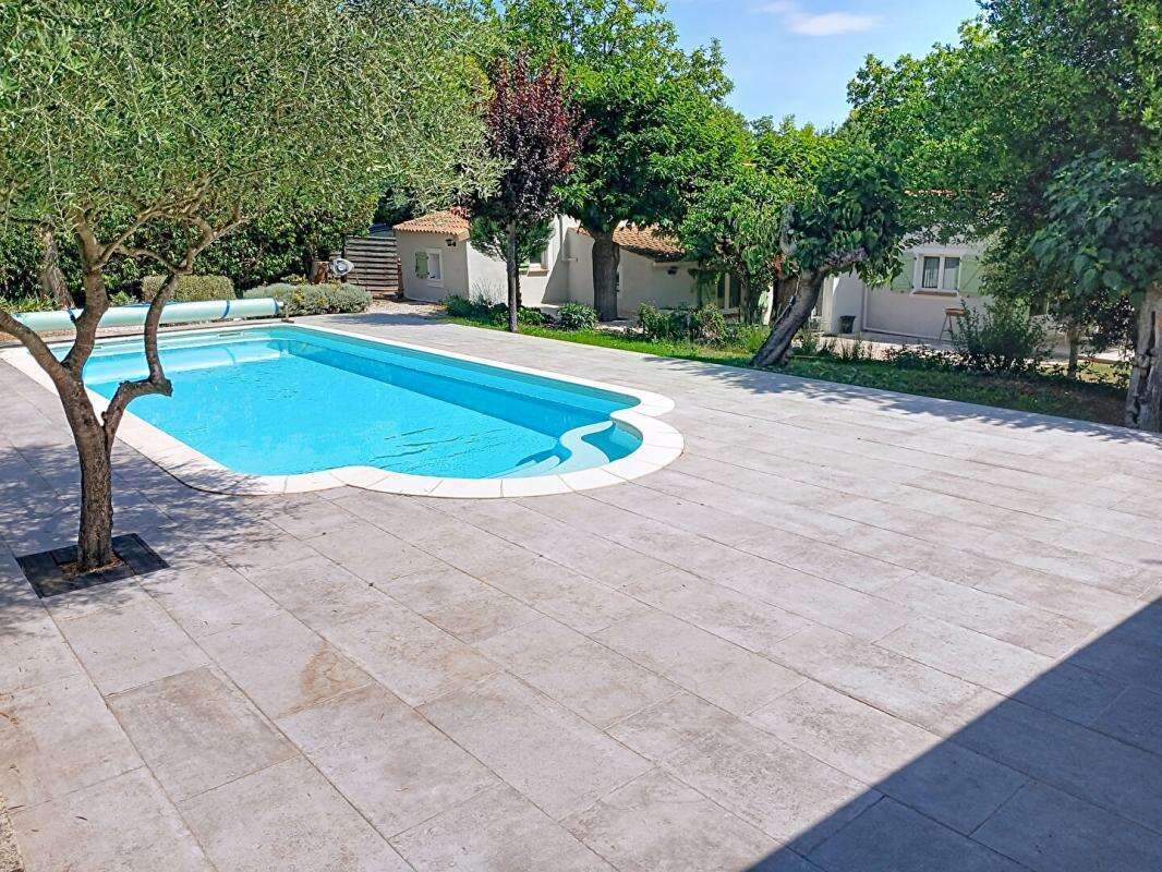 Villa sur 1700m² de terrain avec piscine, appartement et garage - LE VAL - photo 18