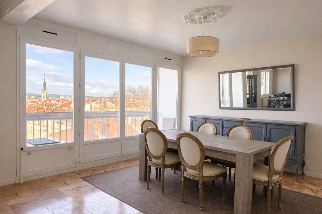 Appartement à LYON-3E