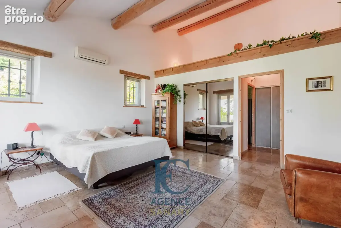 Maison d'exception de plus de 300 m2 vue mer avec grand garage - photo 10