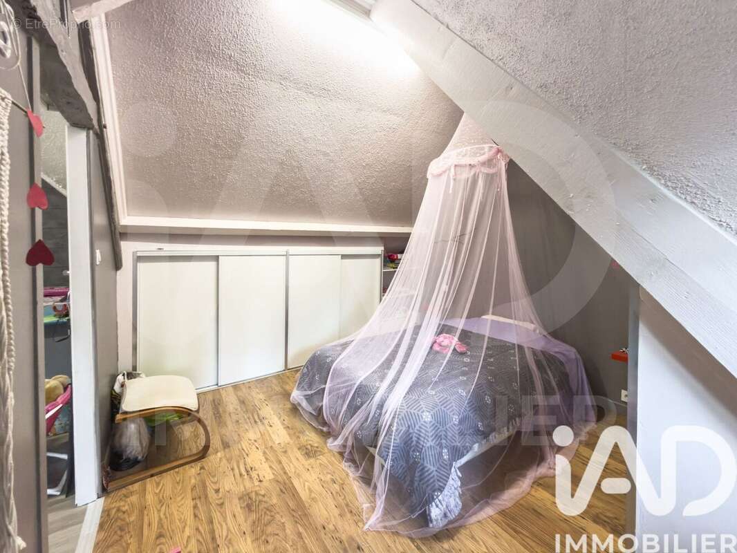 Maison 157 m² à Saint-Viance  - photo 8