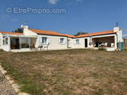 Maison à GROSBREUIL