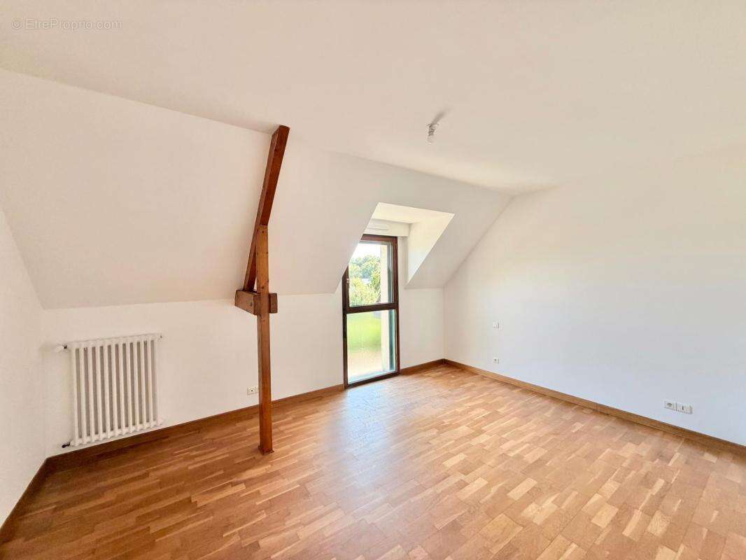 Maison familiale 121 m² – 4 chambres – Sous-sol complet – Terrain clos de 606 m² - photo 5