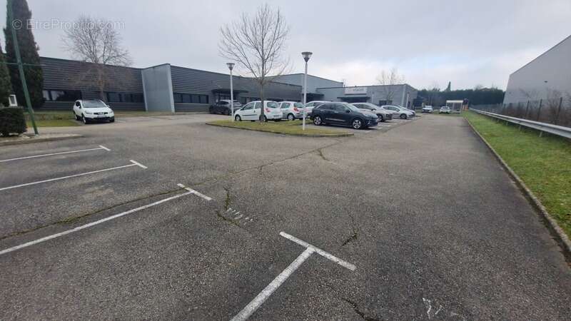 Terrain avec visibilité premium à vendre sur 3393m² à  BALLAN MIRE (37)  emprise bâtie maxi de 2035m² 12 m de hauteur - photo 3