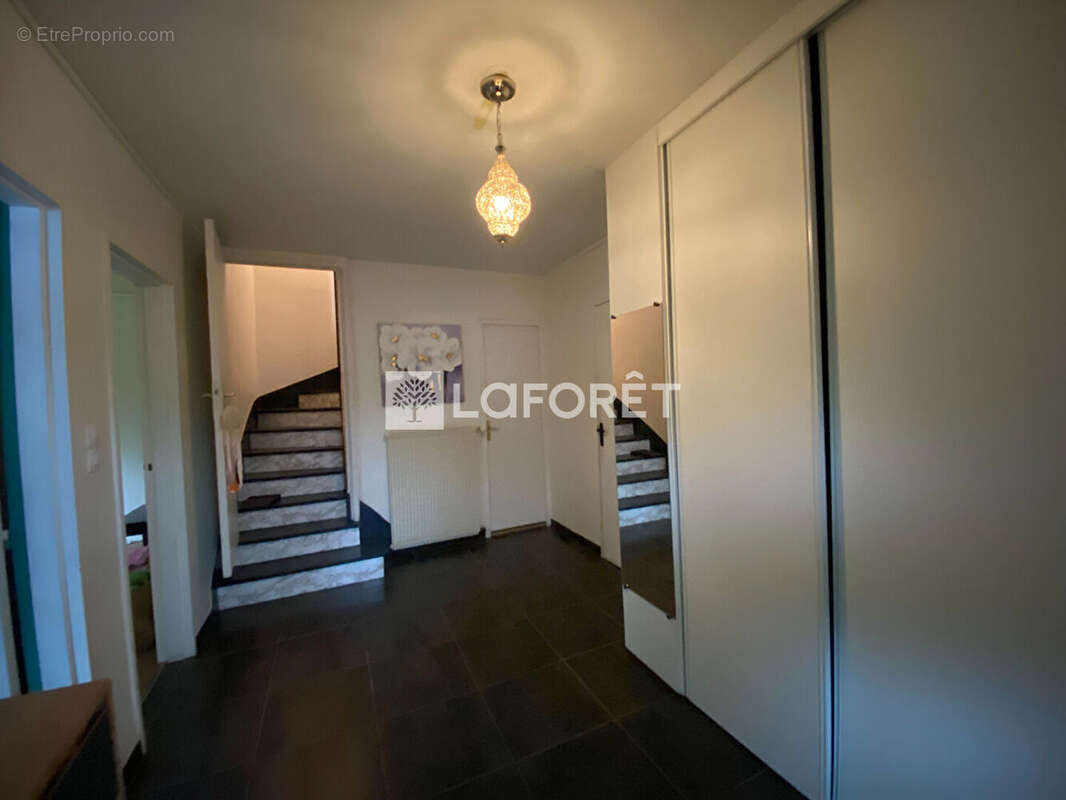 Maison Saint Leger Du Bourg Denis 8 pièce(s) 202.35 m2 - photo 4