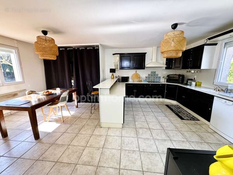 Maison à vendre - Courbépine (27300) - 4 Chambres, Grand séjour, Belle véranda, Dépendance, Jardin clos - photo 11