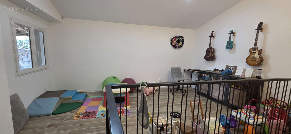 Maison en pierres rénovée avec terrain - photo 11