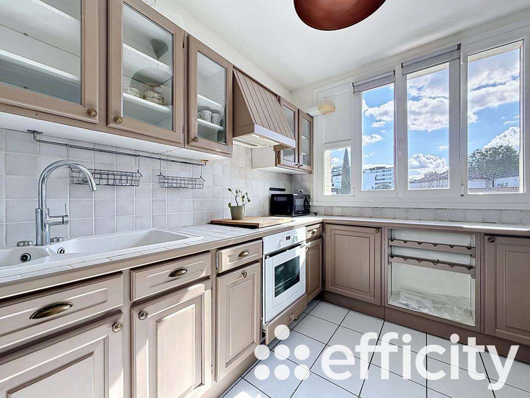 Appartement à LYON-9E