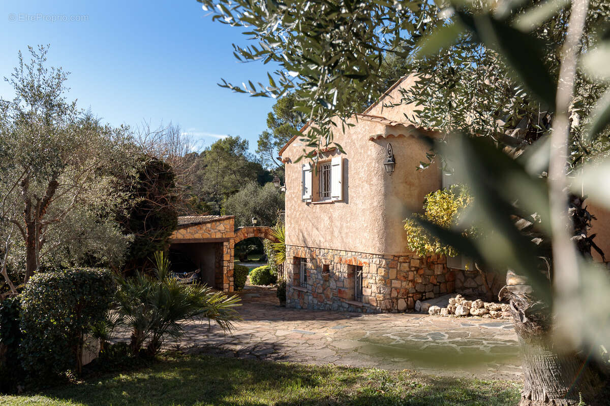 Maison à MOUGINS