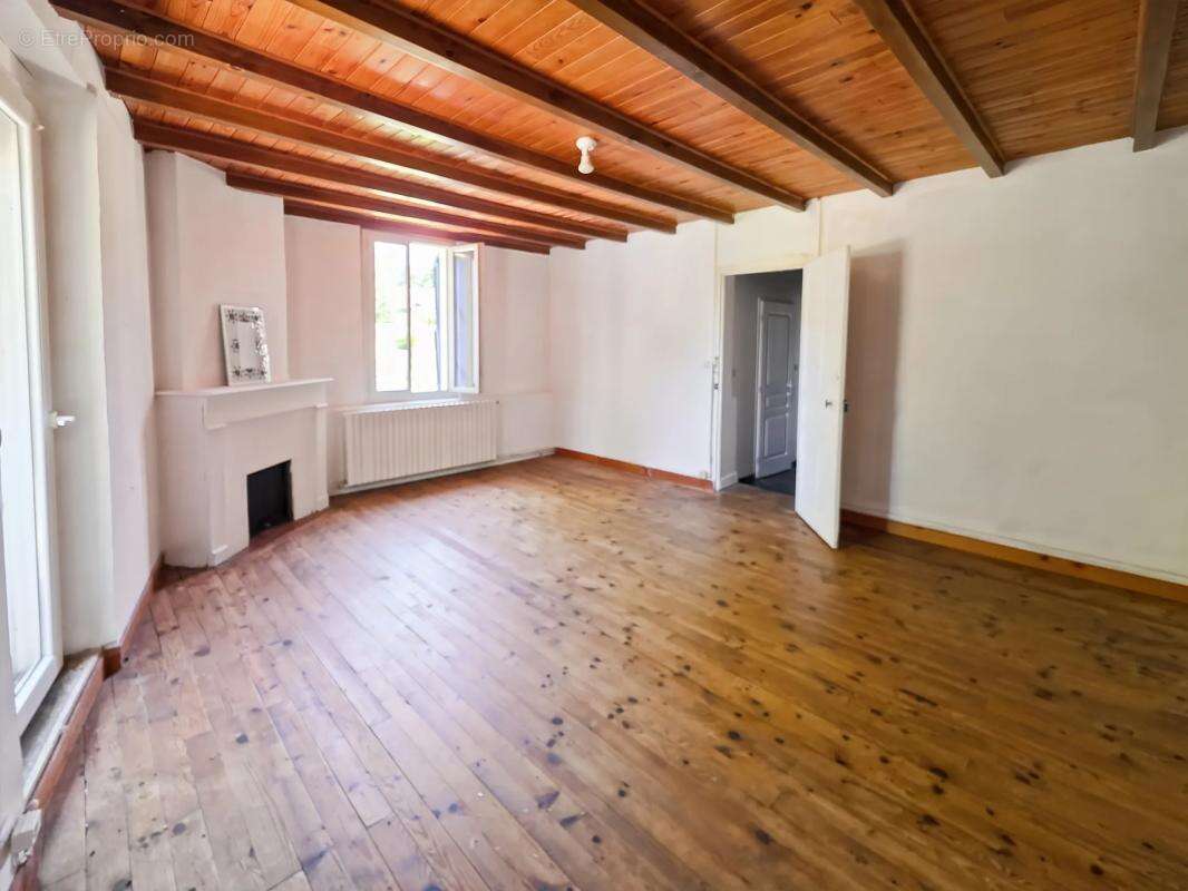 Maison à AUREILHAN