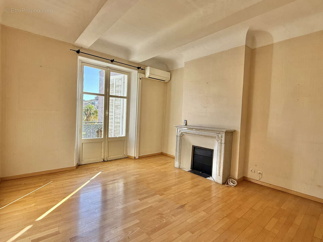 Appartement à HYERES