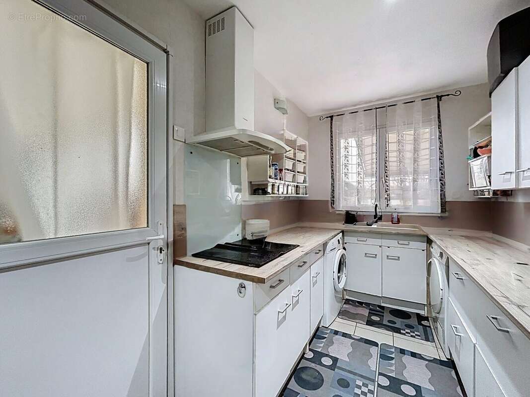 Maison à BRUGUIERES