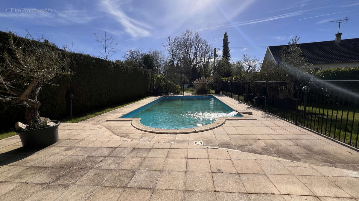 Maison à MONTEREAU-FAULT-YONNE