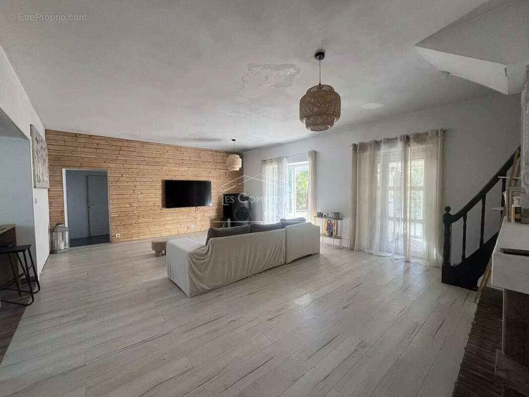 Trignac, Maison en pierre 4 chambres - photo 3