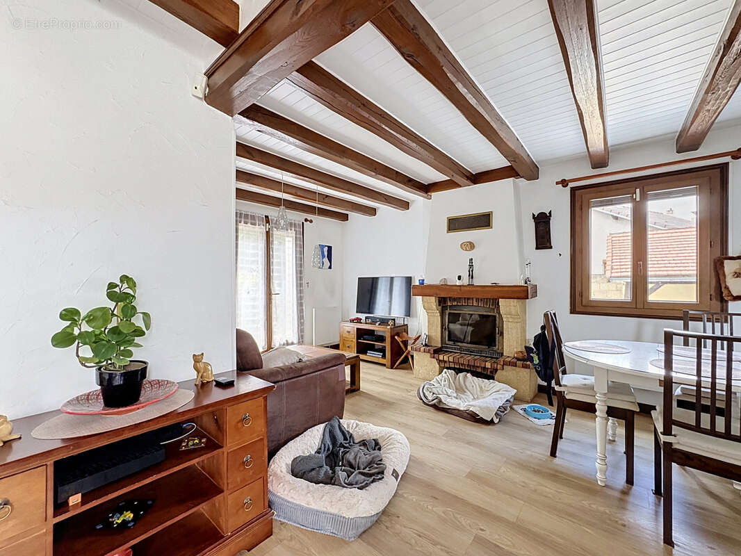 Maison à SAVIGNY-SUR-ORGE