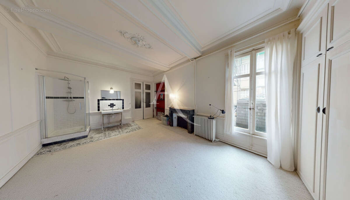 Appartement de caractère avec terrasse en plein coeur de Poitiers - photo 5