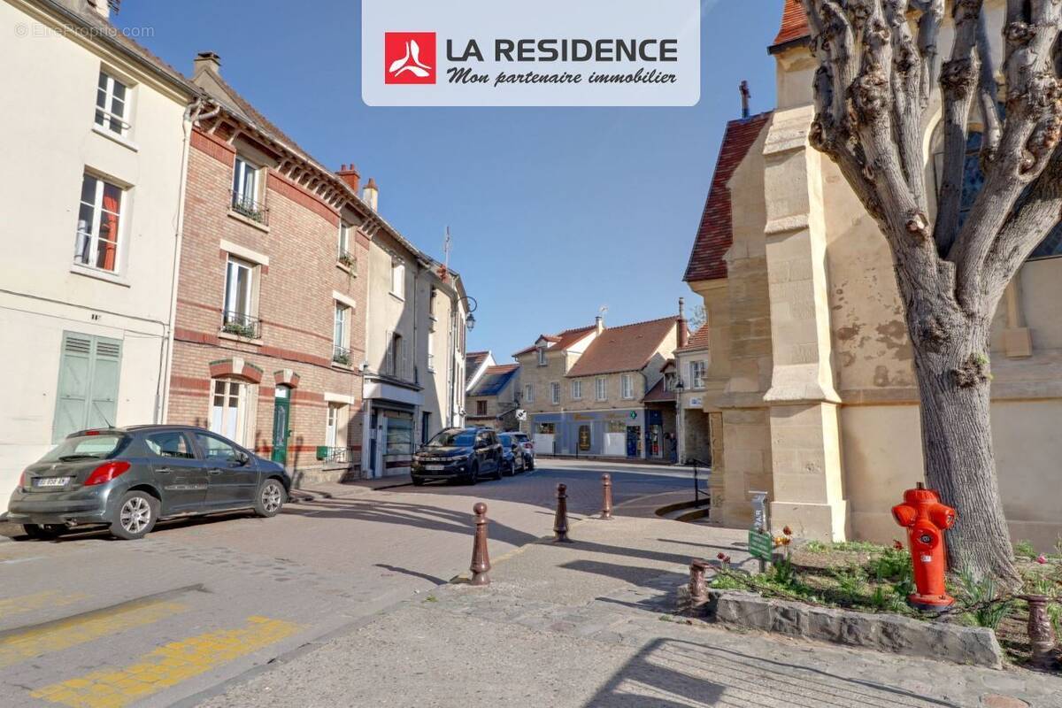 Appartement à MAURECOURT